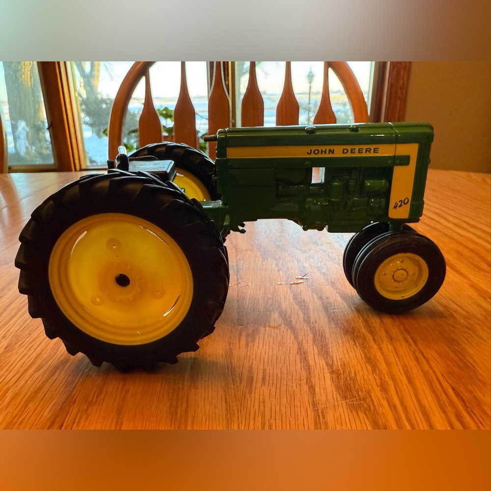 Vintage Metal 420 John Deere Toy Tractor